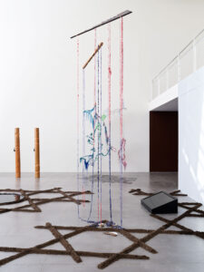 Vues de l’exposition "Eaux souterraines : récits en confluence" au Frac Poitou-Charentes, Angoulême,  22 mai 2025 © Frac Poitou-Charentes – Photo : Aurélien Mole