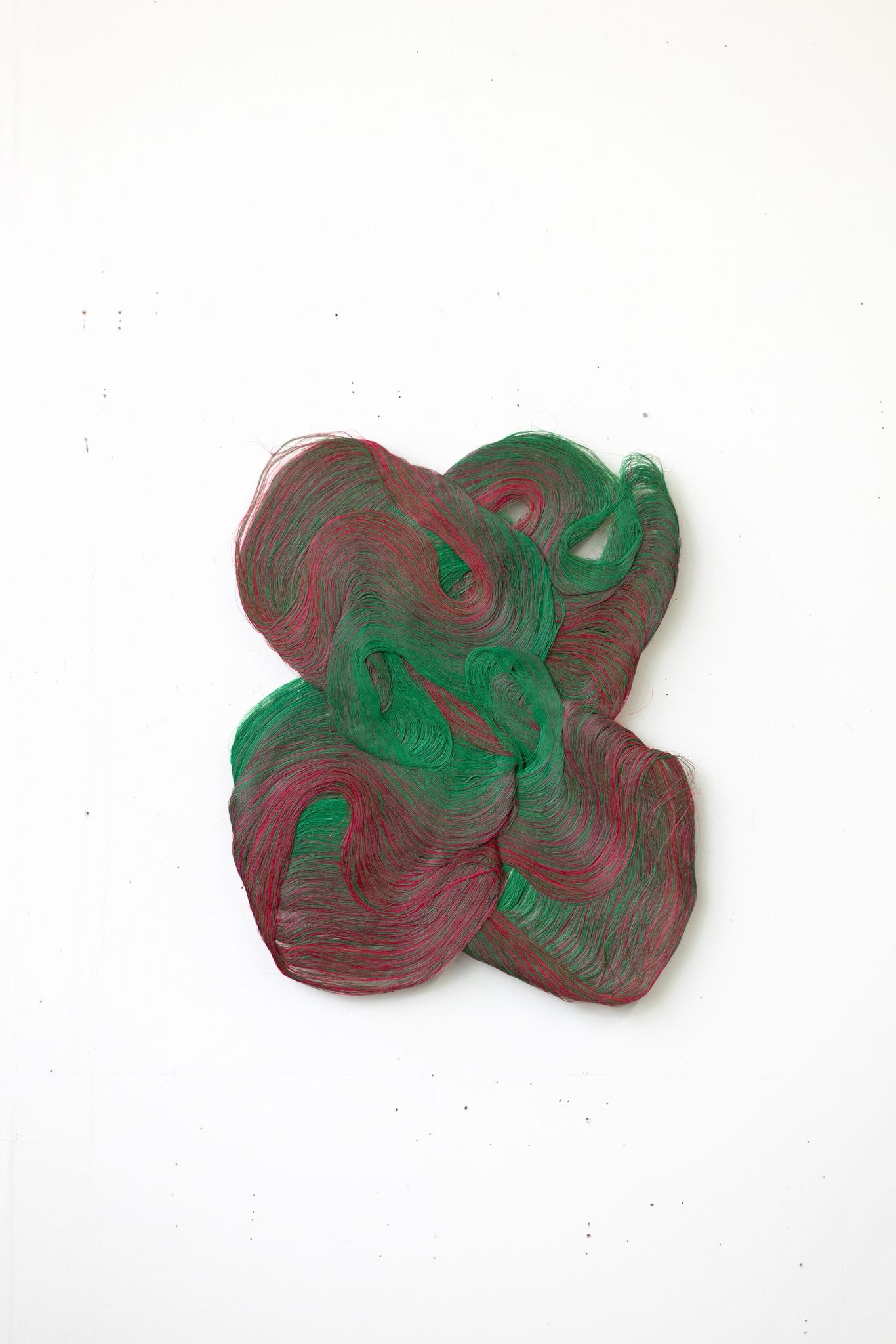 Entretien avec Solenne Jolivet :L’énergie de la couleur dans ses œuvres textiles